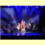 entertain18230.jpg